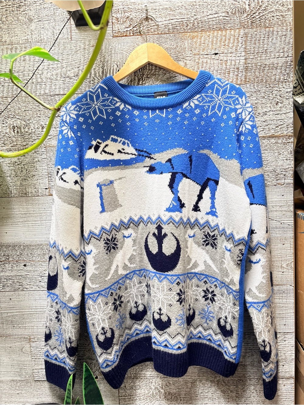 Merchoid | Star Wars "Happy Hoth-idays" Festive Sweater - Unisex L, Blue/Gray